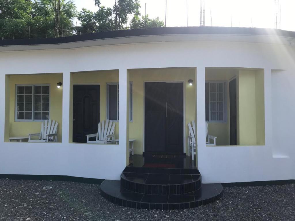Homestay Centrally Located - 5 Port Antonio